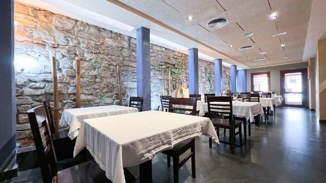 Comercial para venda em Santa Coloma de Queralt - 440 000 € (Ref: 9987640)