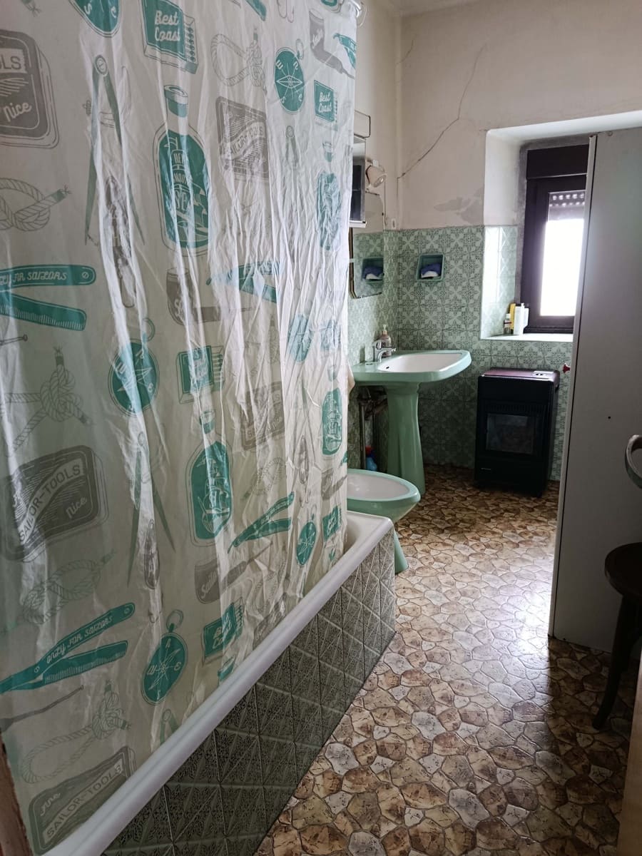 4 sovrum Villa till salu i Leon stad - 115 000 € (Ref: 9987641)