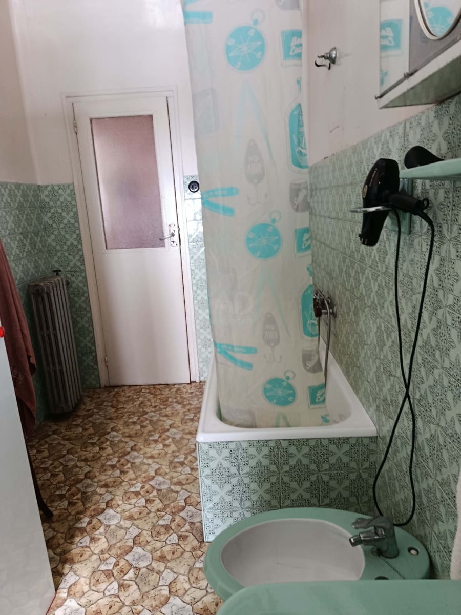 4 sovrum Villa till salu i Leon stad - 115 000 € (Ref: 9987641)