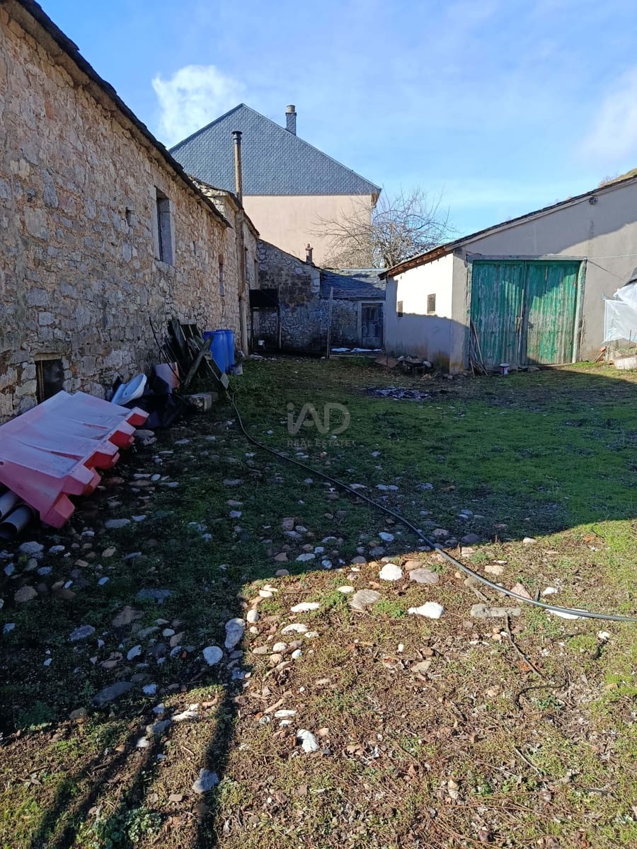 4 sovrum Villa till salu i Leon stad - 115 000 € (Ref: 9987641)