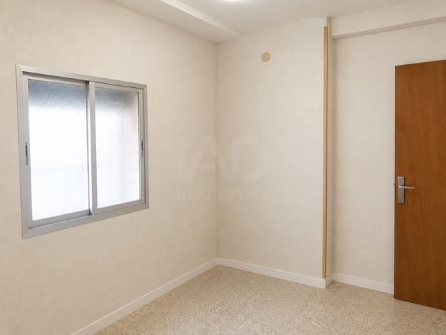 2 soveværelse Erhverv til salg i Canyelles, Barcelona by - € 165.000 (Ref: 9987643)