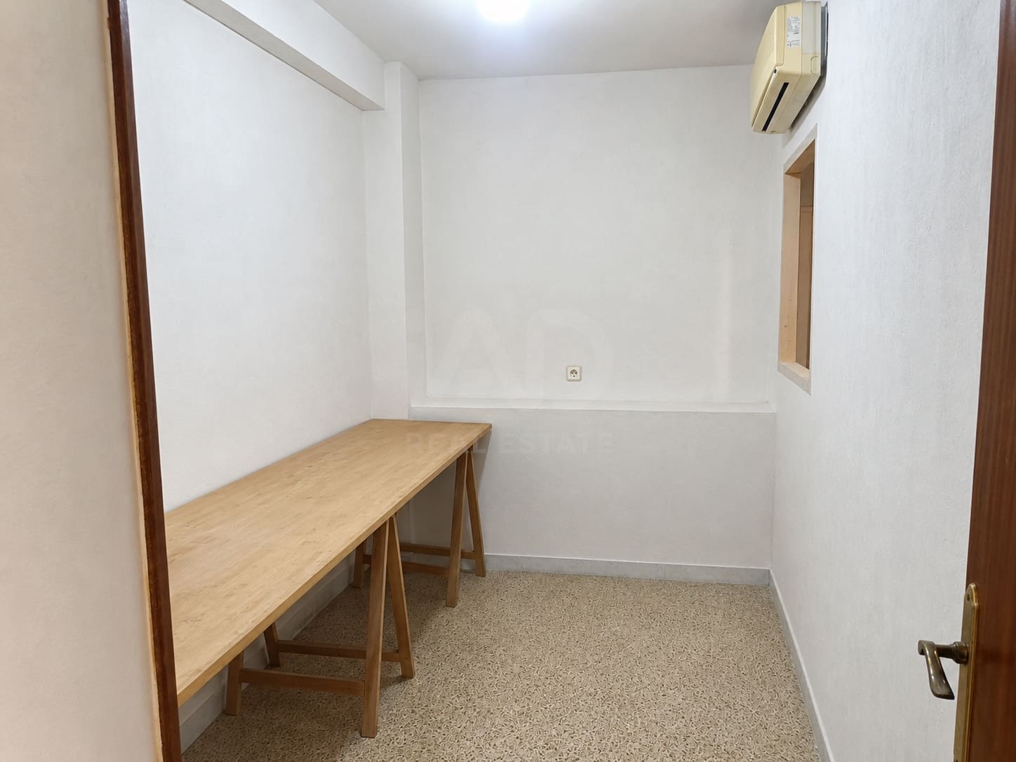 2 makuuhuone Kaupallinen myytävänä paikassa Barcelona kaupunki - 165 000 € (Ref: 9987643)