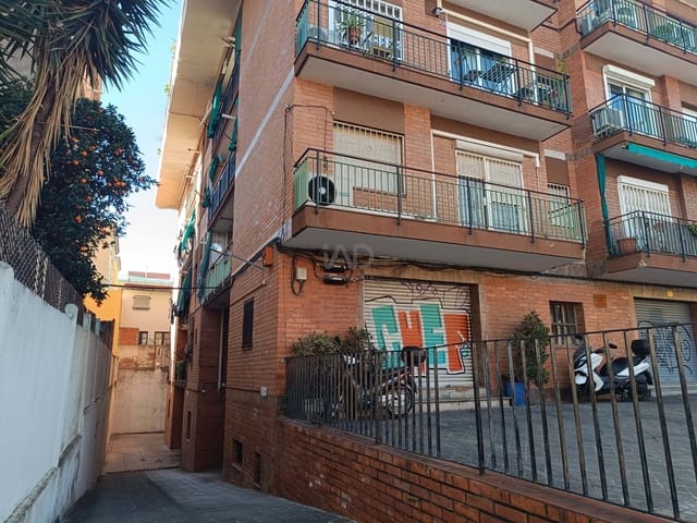 2 soveværelse Erhverv til salg i Canyelles, Barcelona by - € 165.000 (Ref: 9987643)