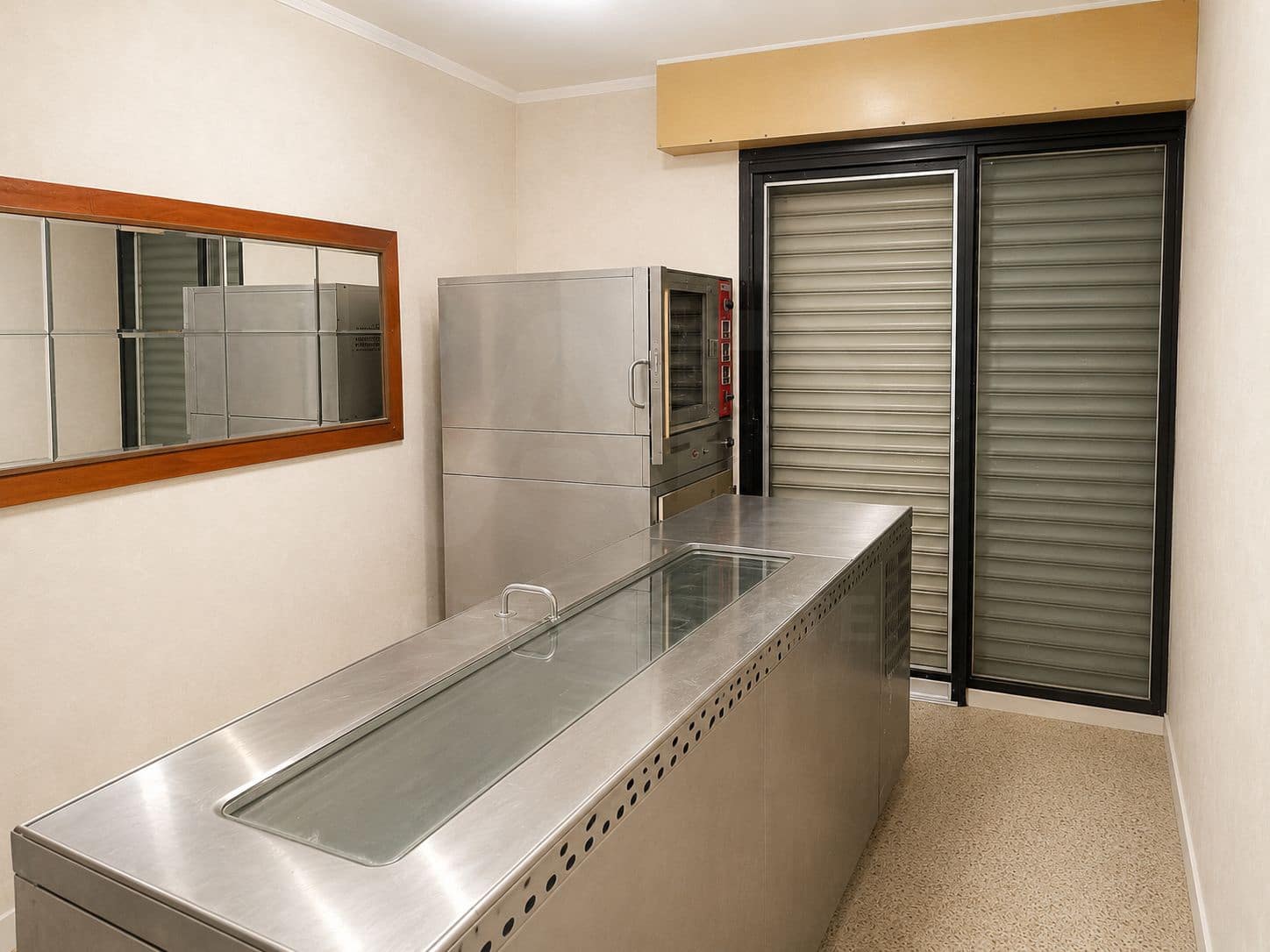 2 bedroom Commercial for sale in Barcelona city - € 165,000 (Ref: 9987643)