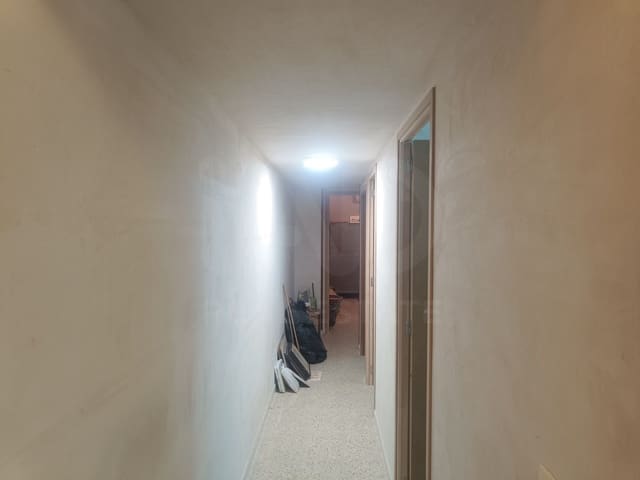 Local Comercial de 2 habitaciones en Canyelles, Barcelona ciudad en venta - 165.000 € (Ref: 9987643)