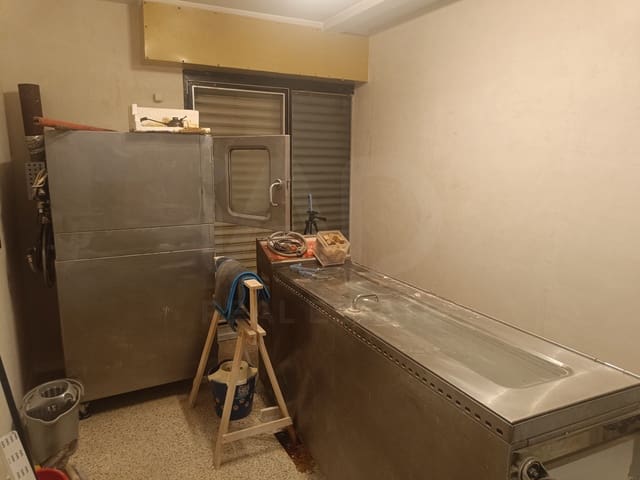 Local Comercial de 2 habitaciones en Canyelles, Barcelona ciudad en venta - 165.000 € (Ref: 9987643)