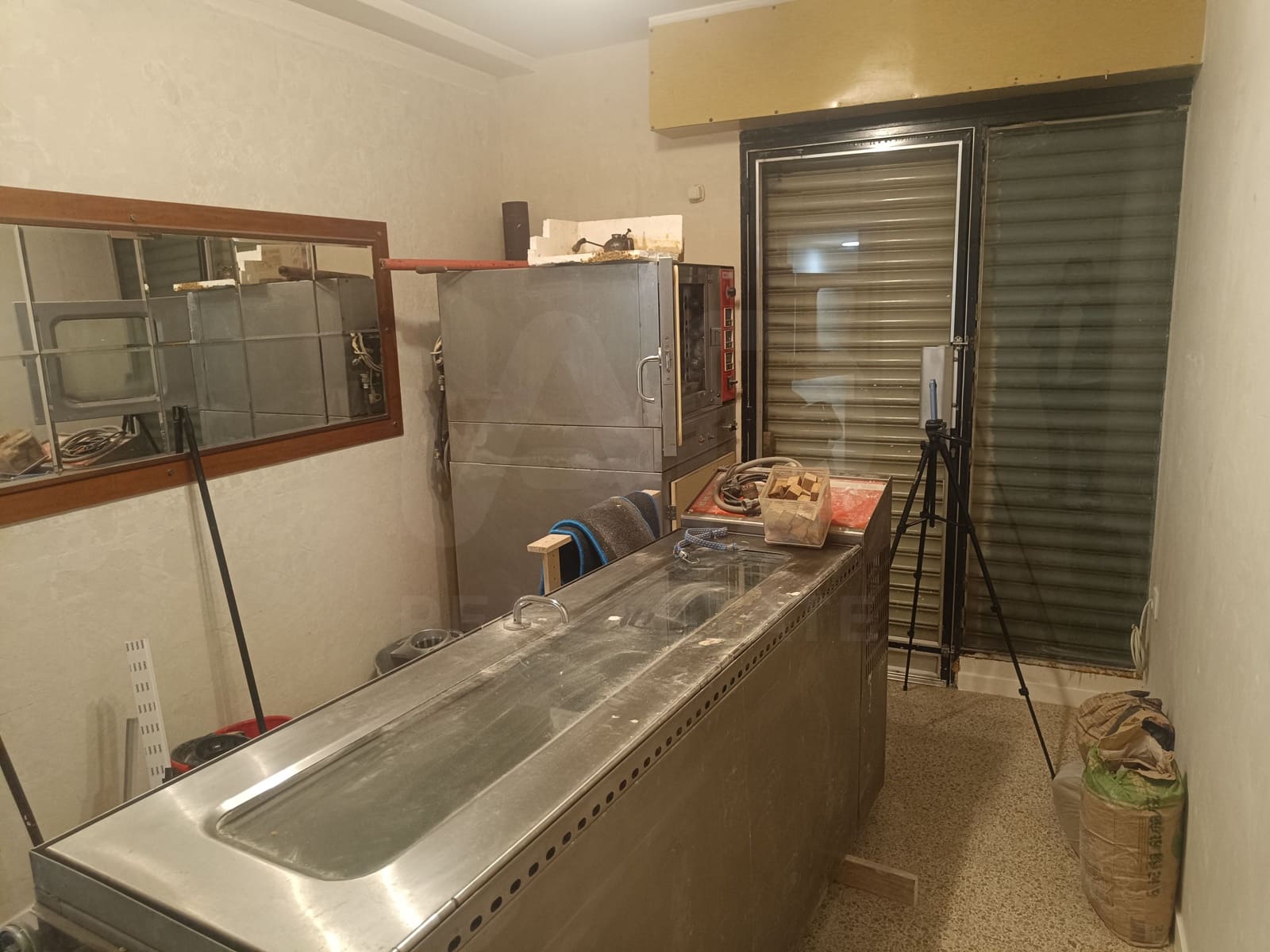 2 bedroom Commercial for sale in Barcelona city - € 165,000 (Ref: 9987643)