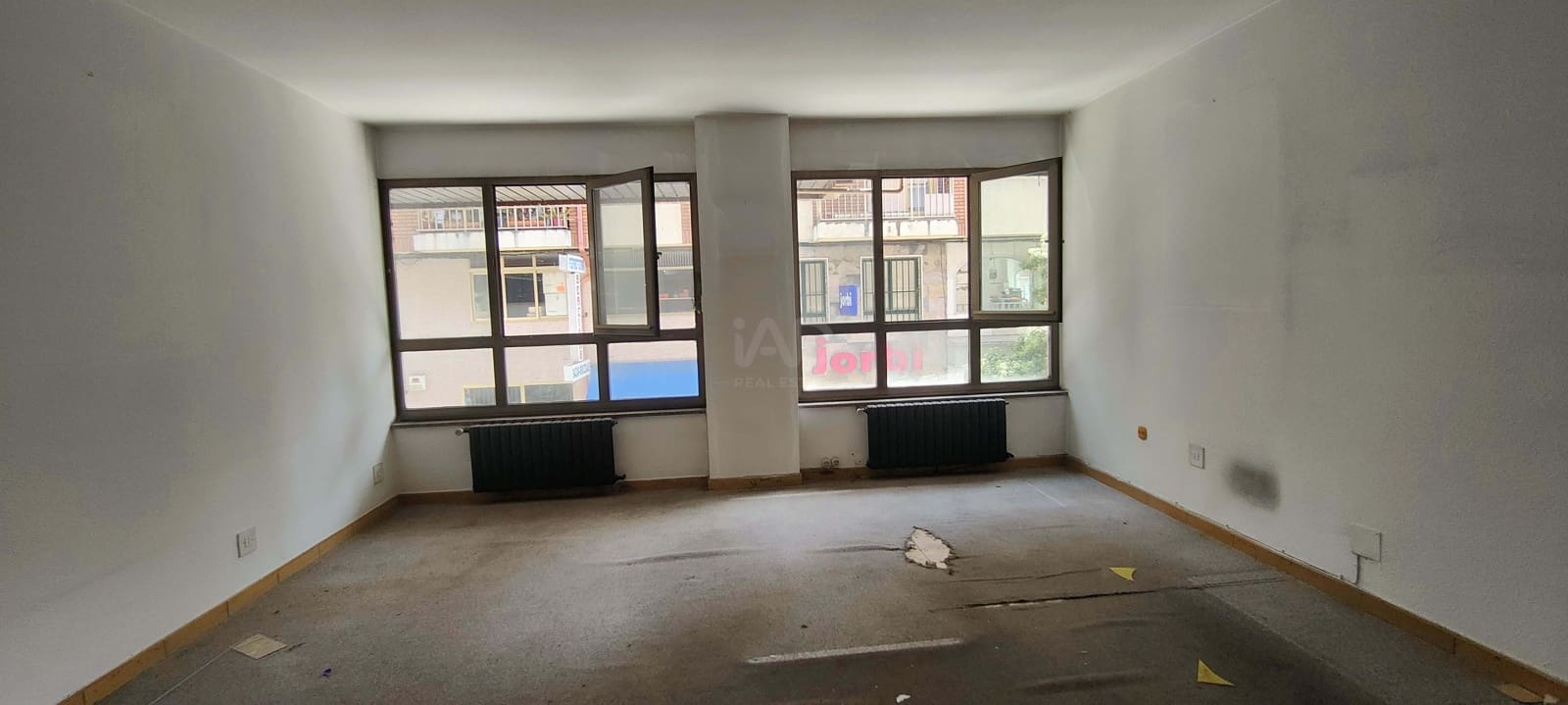 Gewerbe zu verkaufen in Leon Stadt - 20.000 € (Ref: 9987648)