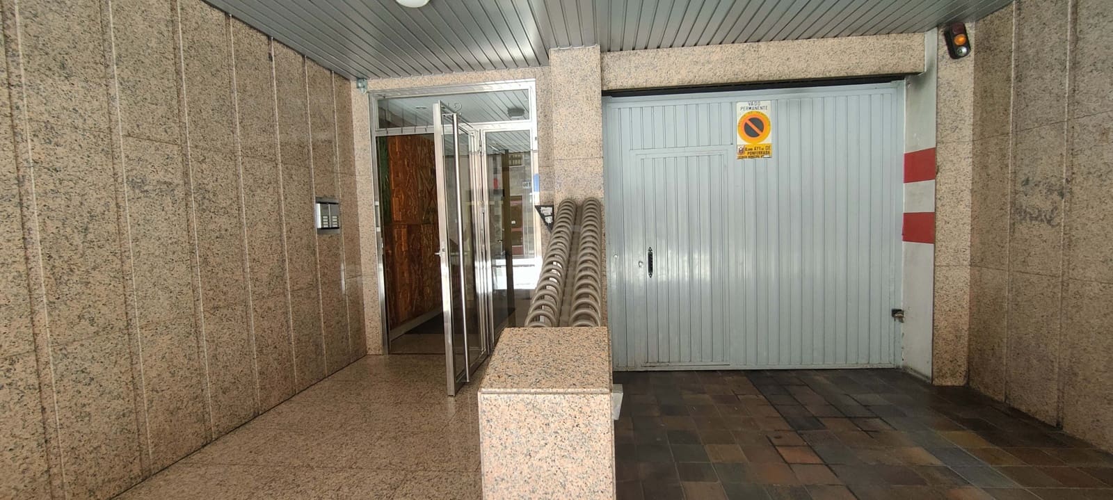 Gewerbe zu verkaufen in Leon Stadt - 20.000 € (Ref: 9987648)