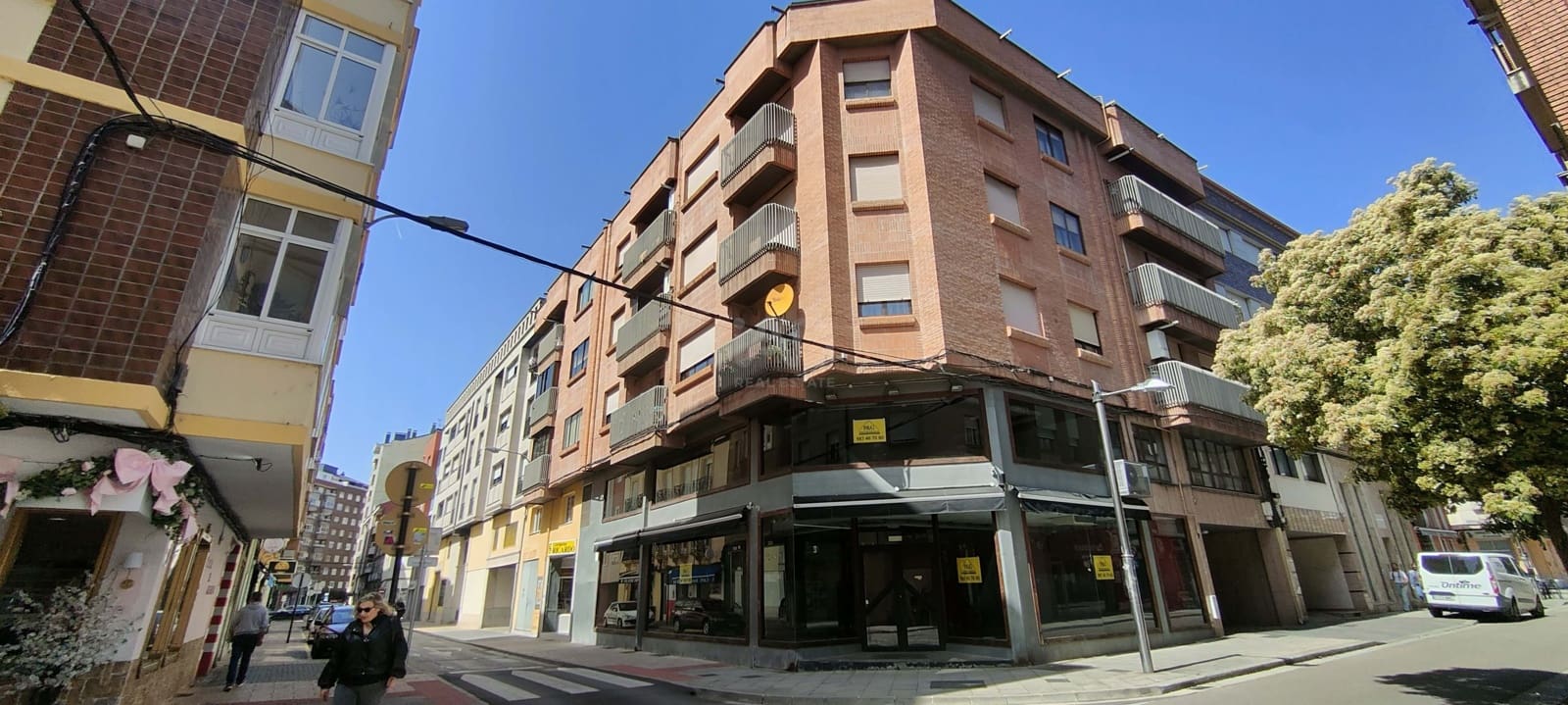 Gewerbe zu verkaufen in Leon Stadt - 20.000 € (Ref: 9987648)