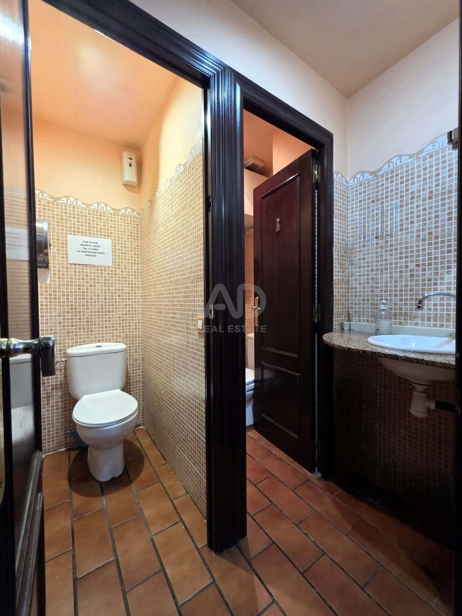 Erhverv til salg i Barcelona by - € 63.000 (Ref: 9987650)