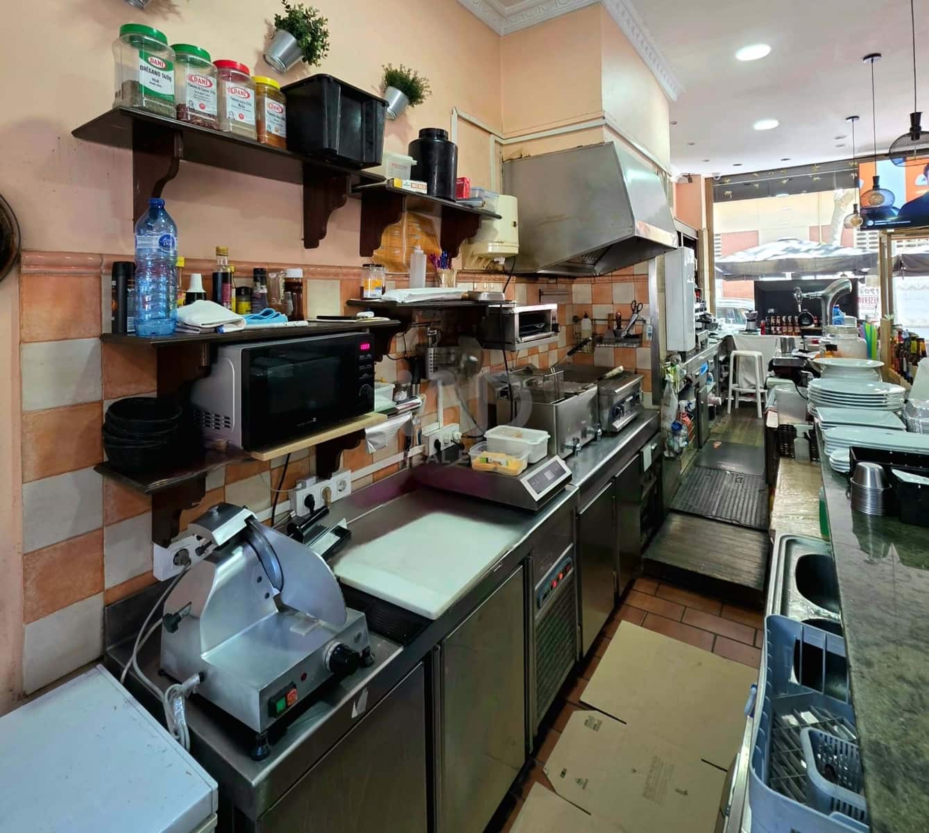 Erhverv til salg i Barcelona by - € 63.000 (Ref: 9987650)