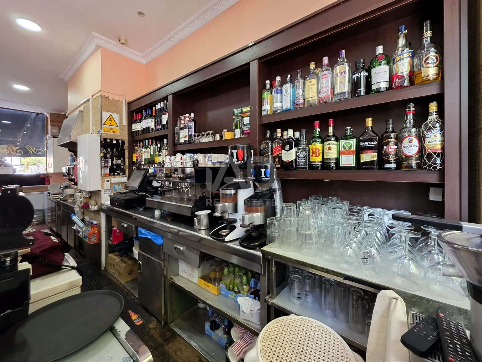 Erhverv til salg i Barcelona by - € 63.000 (Ref: 9987650)