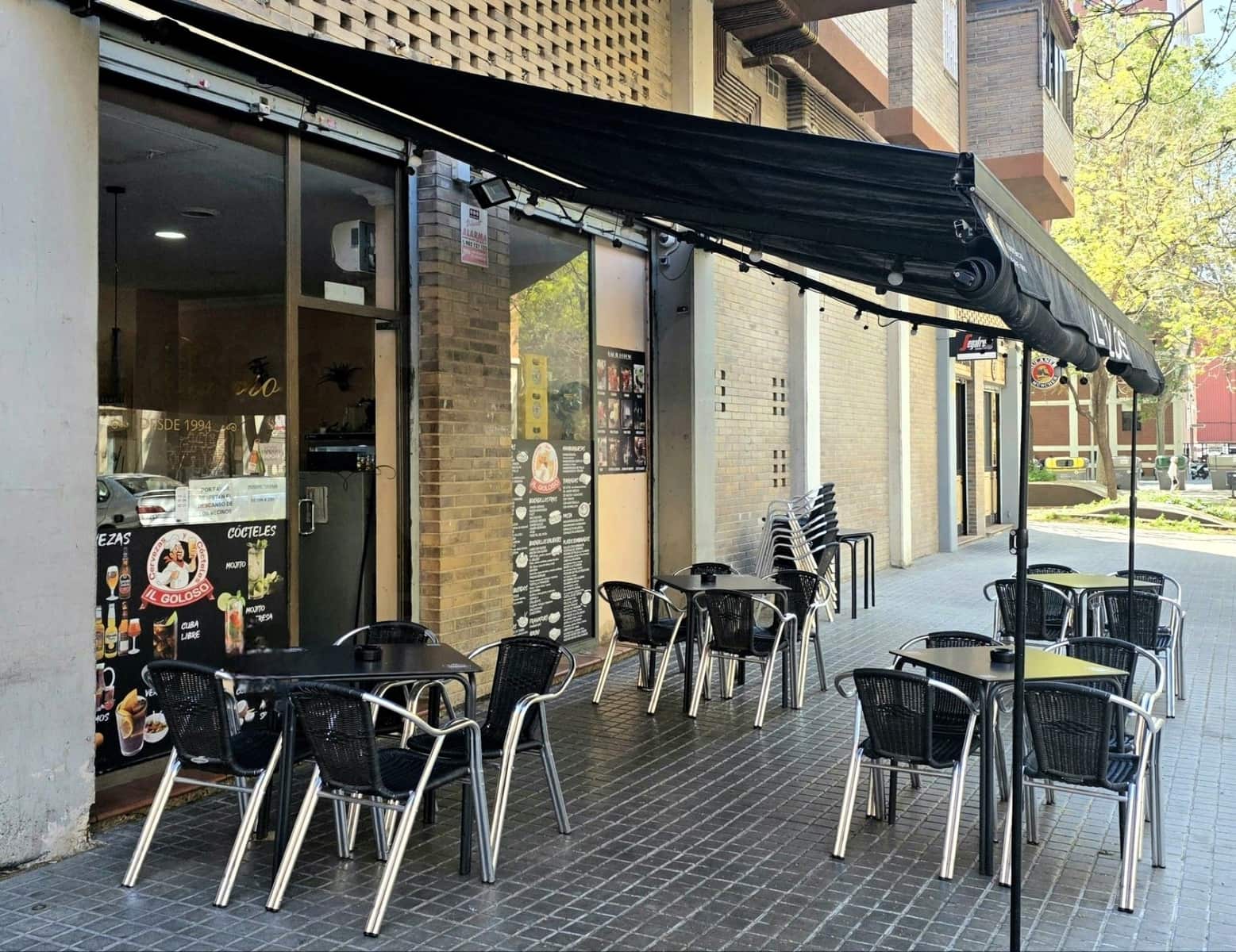 Commercial for sale in Barcelona city - € 63,000 (Ref: 9987650)