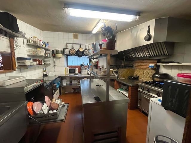 Erhverv til leje i Madrid by - € 1.200 (Ref: 9987653)