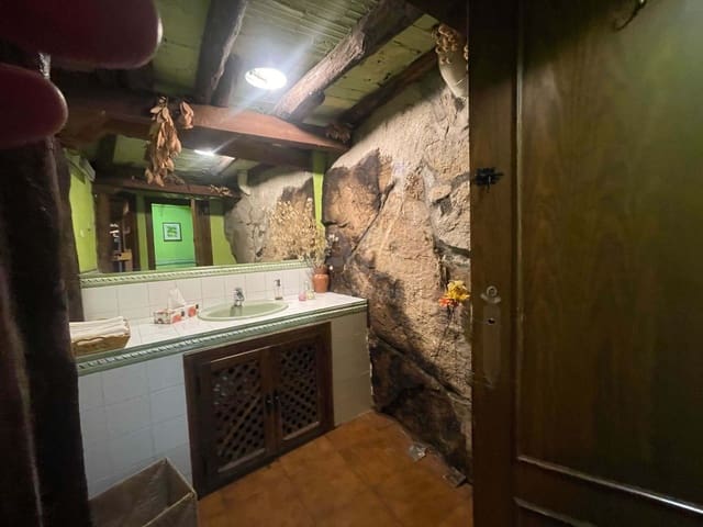 Erhverv til leje i Madrid by - € 1.200 (Ref: 9987653)