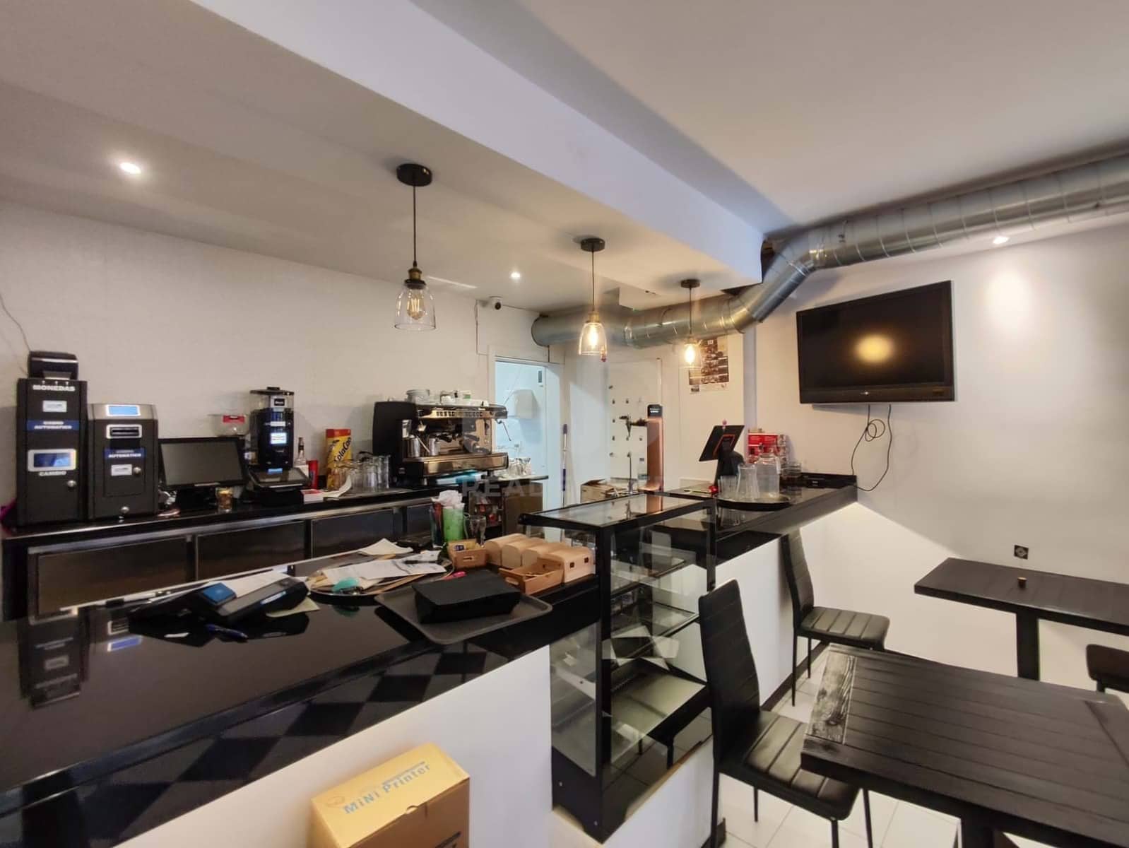 Comercial para arrendar em Madrid cidade - 1 500 € (Ref: 9987654)
