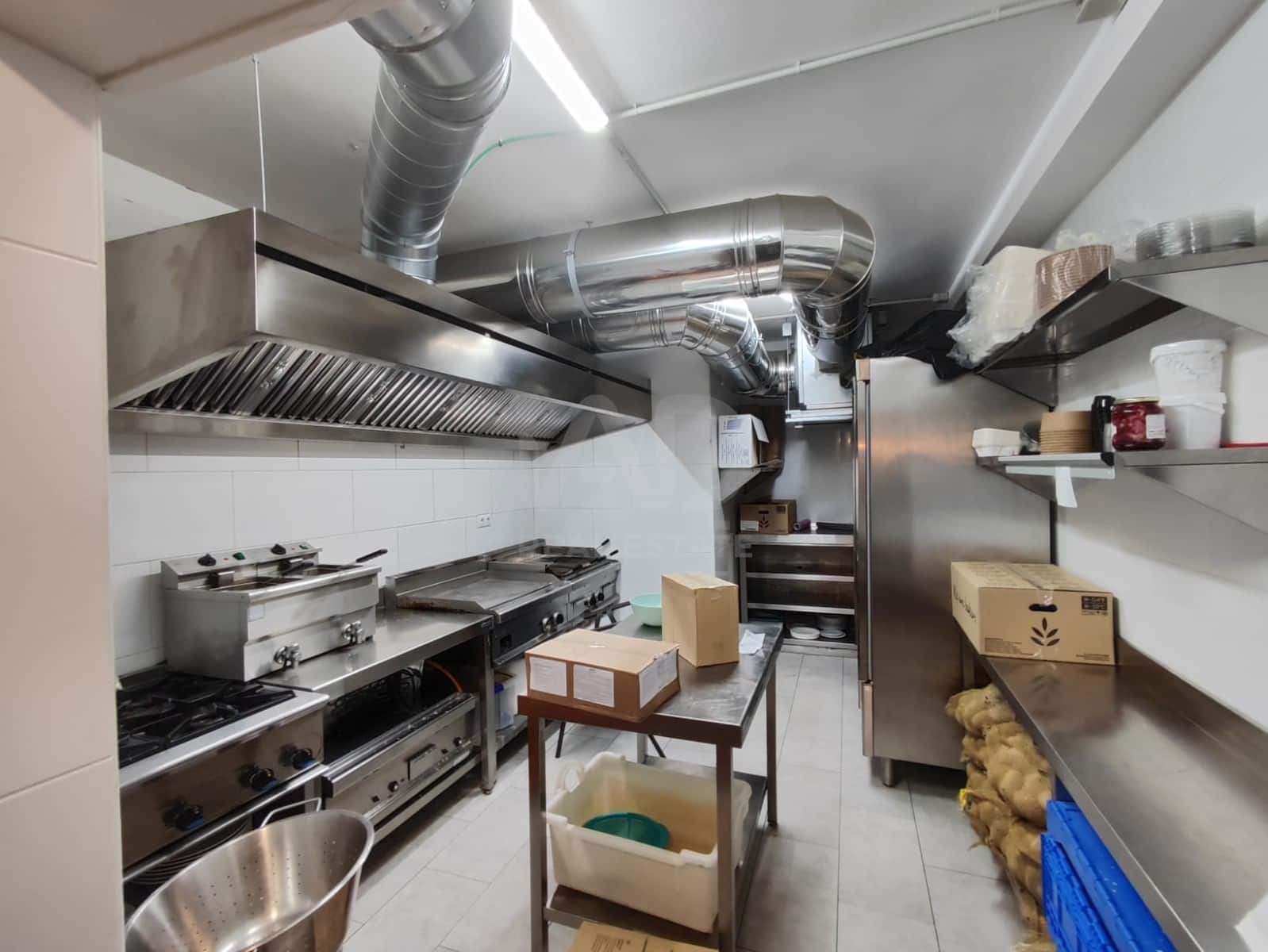 Comercial para arrendar em Madrid cidade - 1 500 € (Ref: 9987654)
