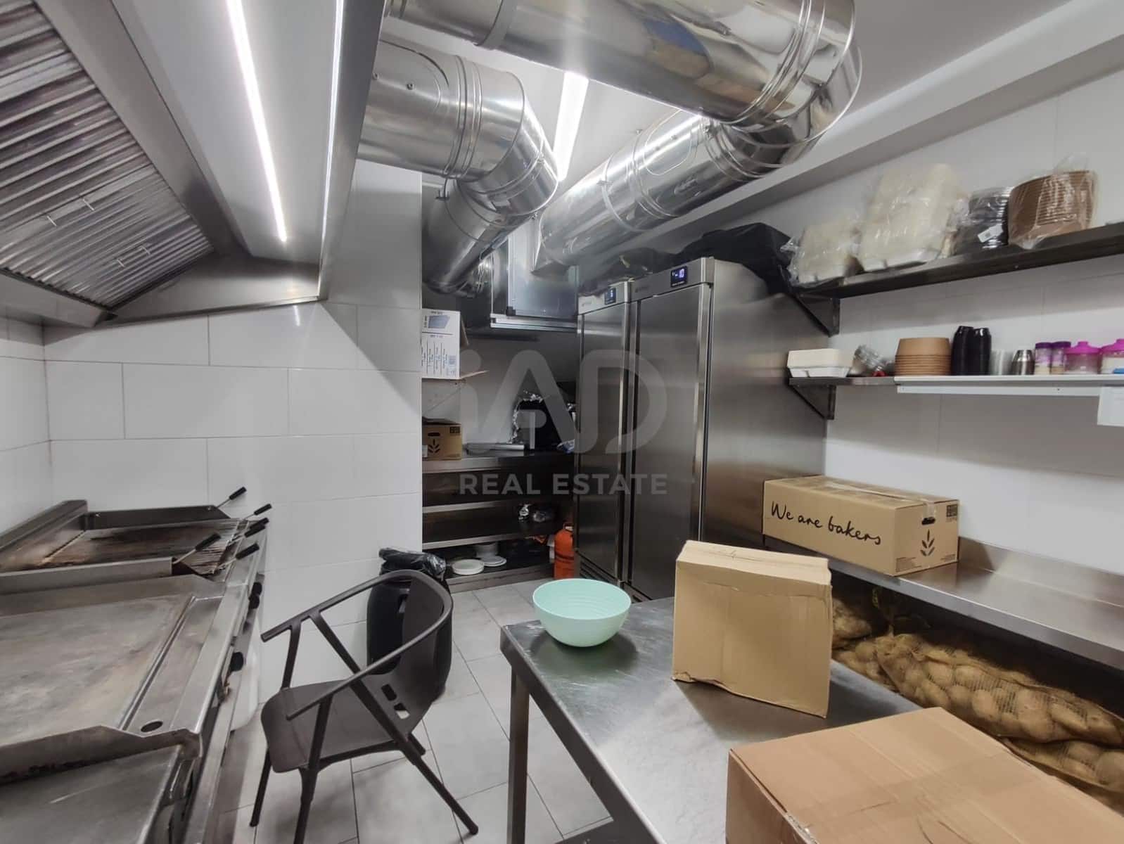 Comercial para arrendar em Madrid cidade - 1 500 € (Ref: 9987654)