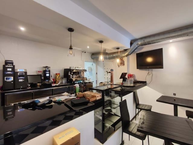 Commercieel te huur in Madrid stad - € 1.500 (Ref: 9987654)