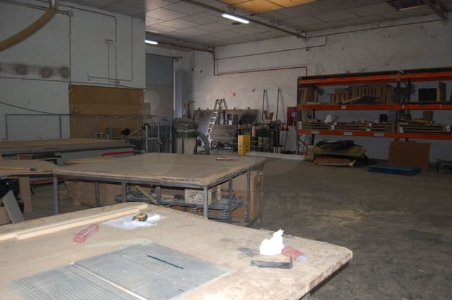 3 bedroom Commercial for sale in Humanes de Madrid - € 269,990 (Ref: 9987655)