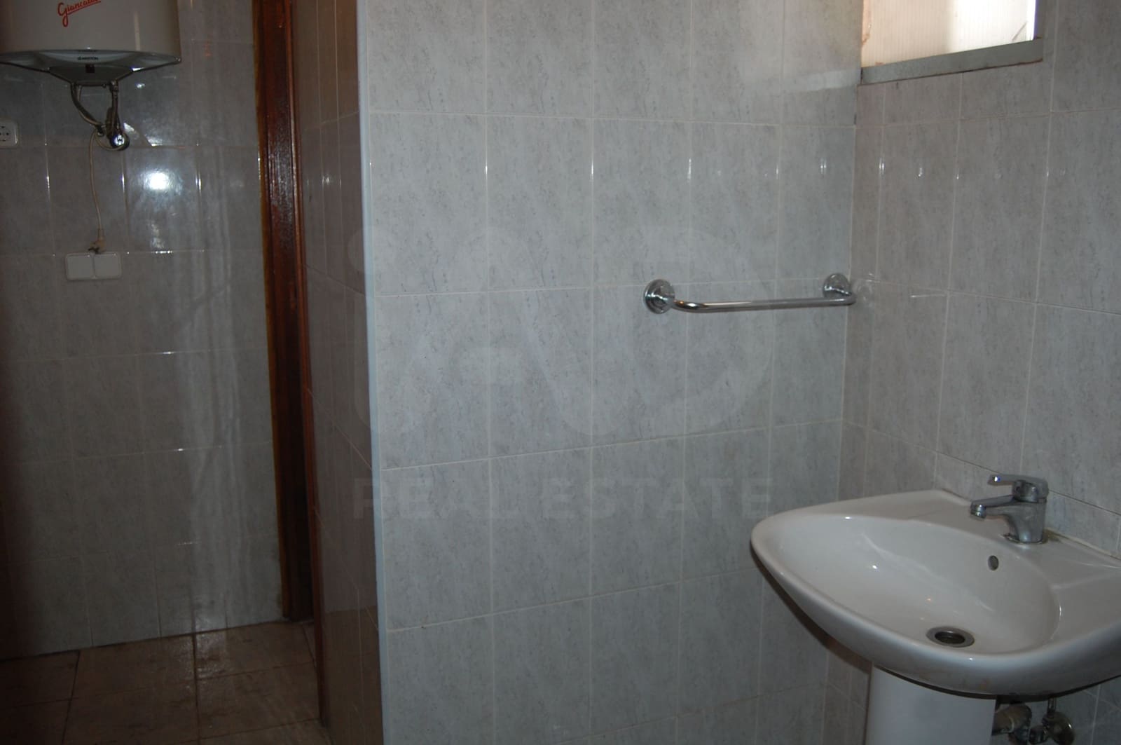 3 bedroom Commercial for sale in Humanes de Madrid - € 269,990 (Ref: 9987655)