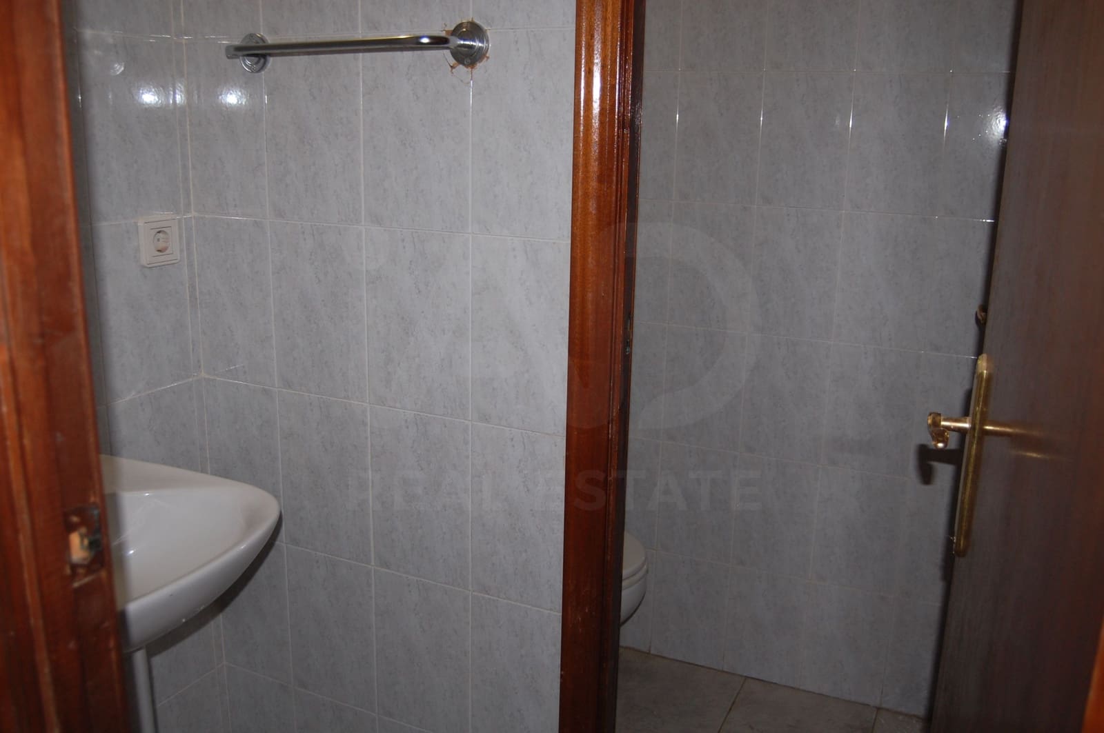 3 bedroom Commercial for sale in Humanes de Madrid - € 269,990 (Ref: 9987655)