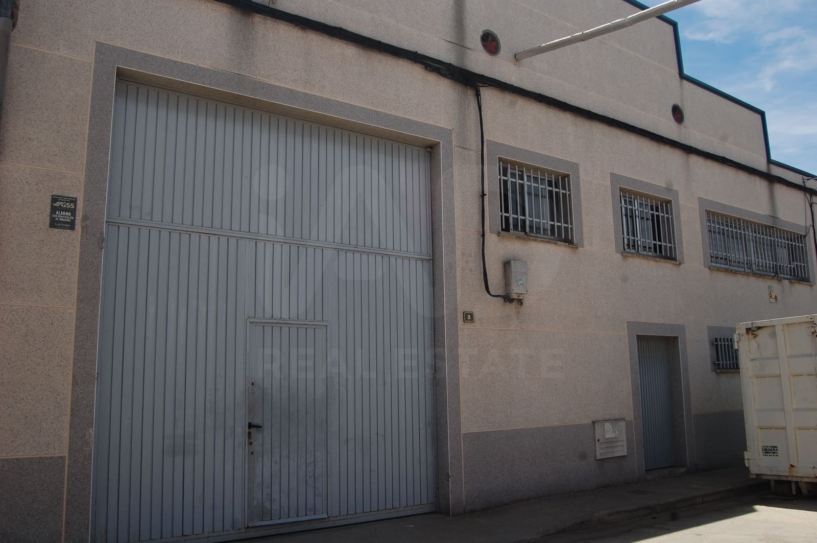 3 bedroom Commercial for sale in Humanes de Madrid - € 269,990 (Ref: 9987655)