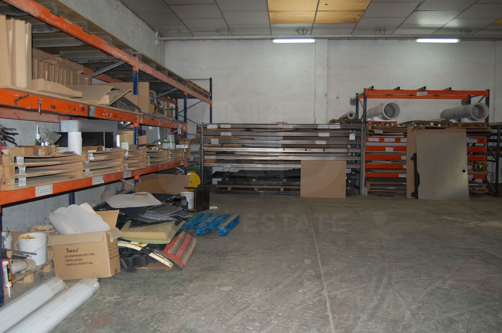 3 bedroom Commercial for sale in Humanes de Madrid - € 269,990 (Ref: 9987655)