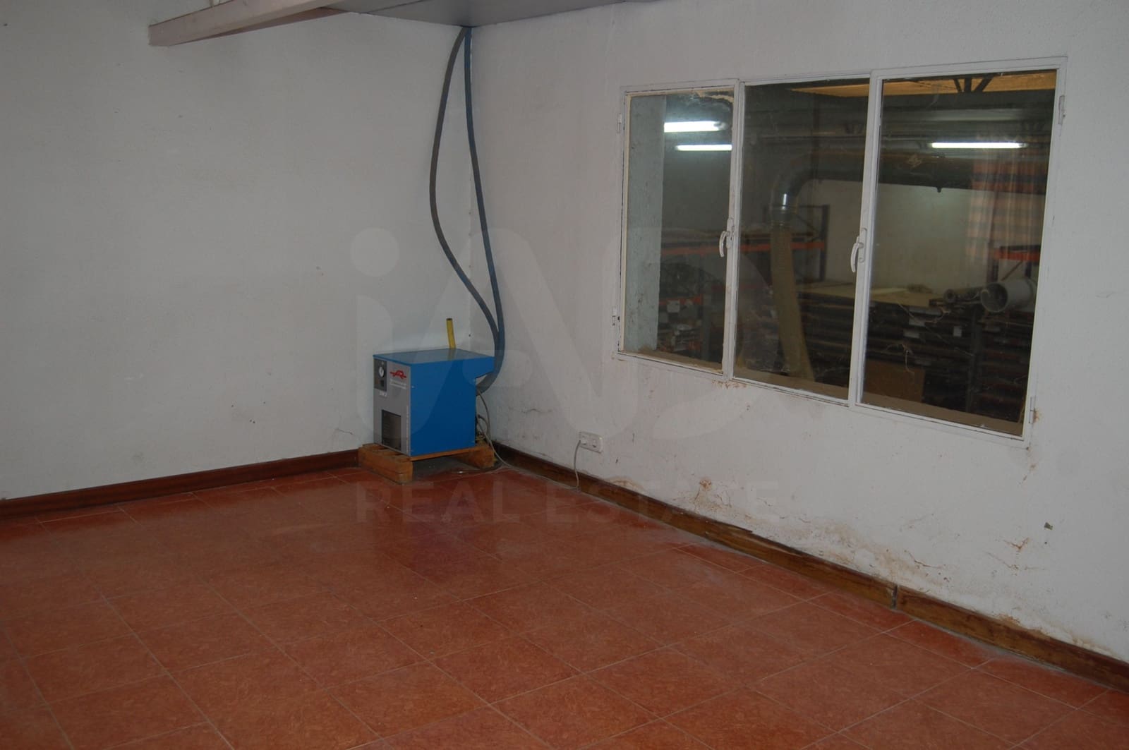 3 bedroom Commercial for sale in Humanes de Madrid - € 269,990 (Ref: 9987655)