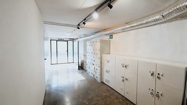 Comercial para venda em Barcelona cidade - 309 000 € (Ref: 9987656)