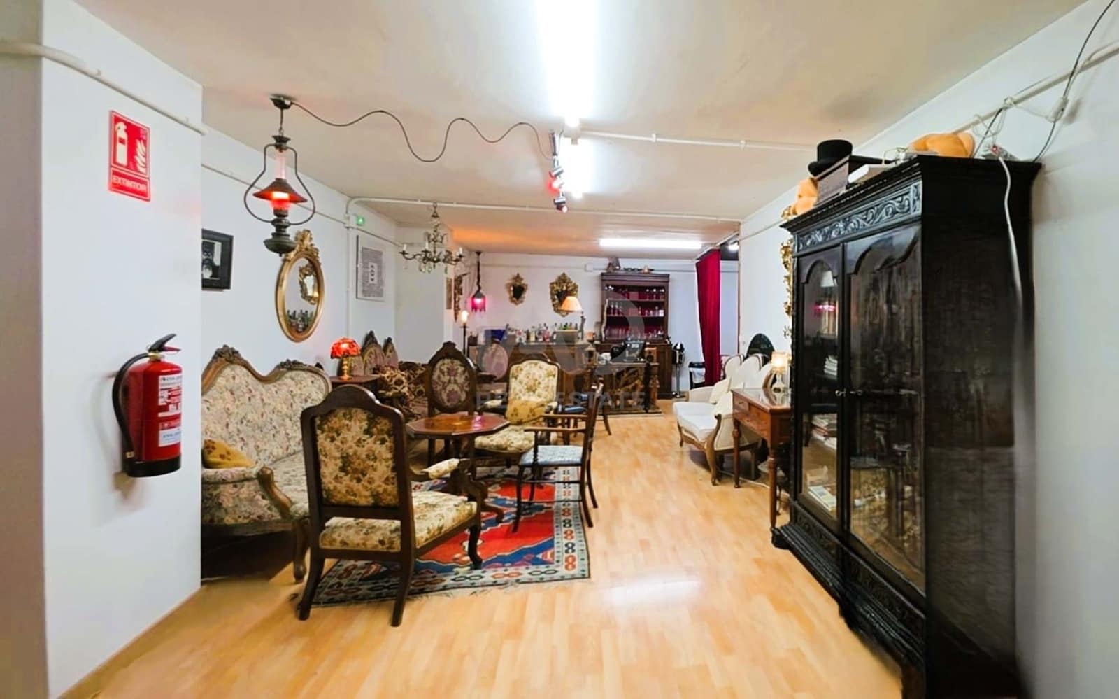 Erhverv til salg i Barcelona by - € 309.000 (Ref: 9987656)