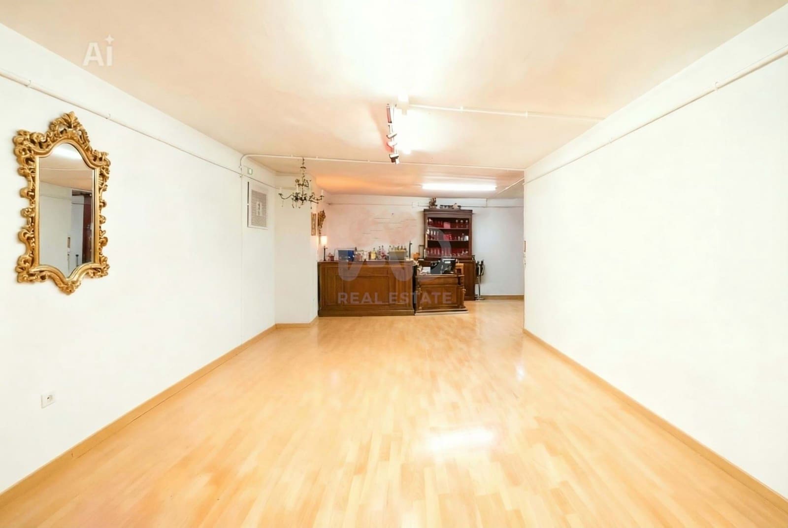Erhverv til salg i Barcelona by - € 309.000 (Ref: 9987656)