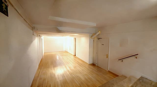 Comercial para venda em Barcelona cidade - 309 000 € (Ref: 9987656)