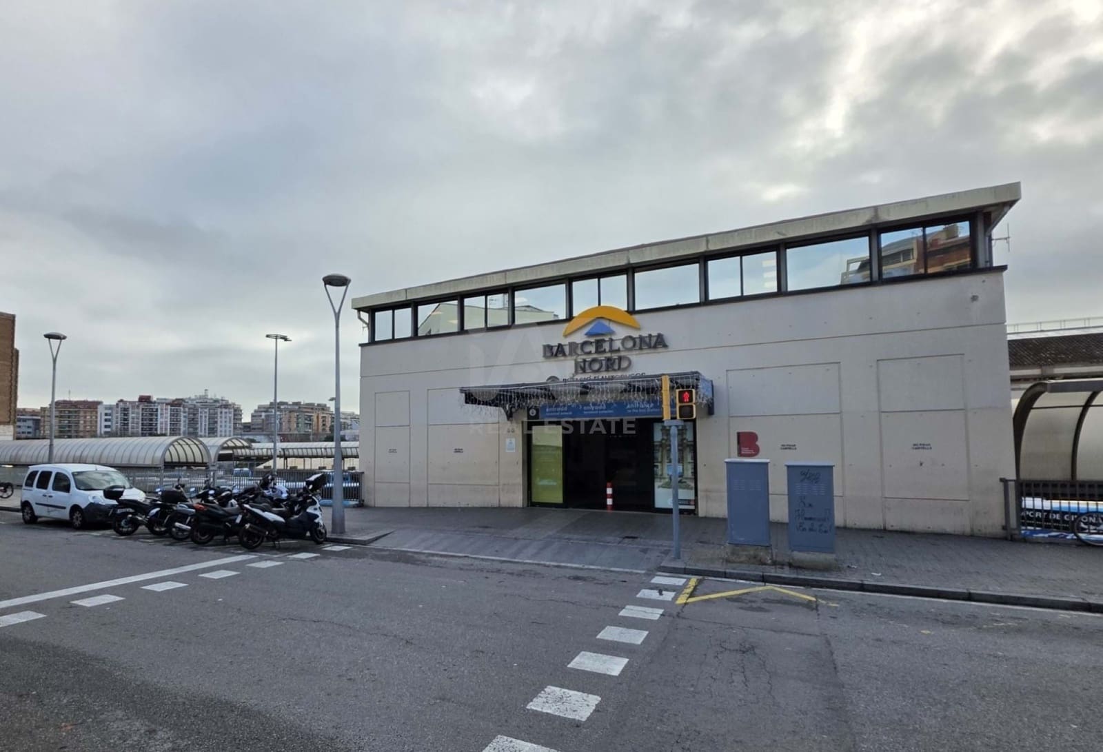 Erhverv til salg i Barcelona by - € 309.000 (Ref: 9987656)
