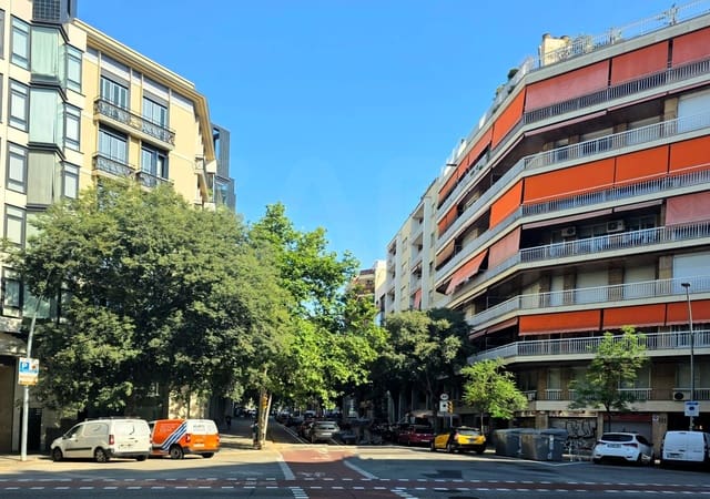 Comercial para venda em Barcelona cidade - 309 000 € (Ref: 9987656)