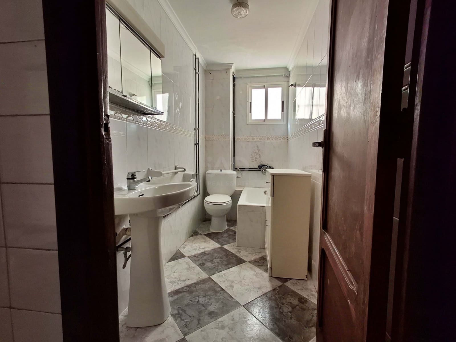 Chalet de 2 habitaciones en València ciudad en venta - 179.000 € (Ref: 9987657)