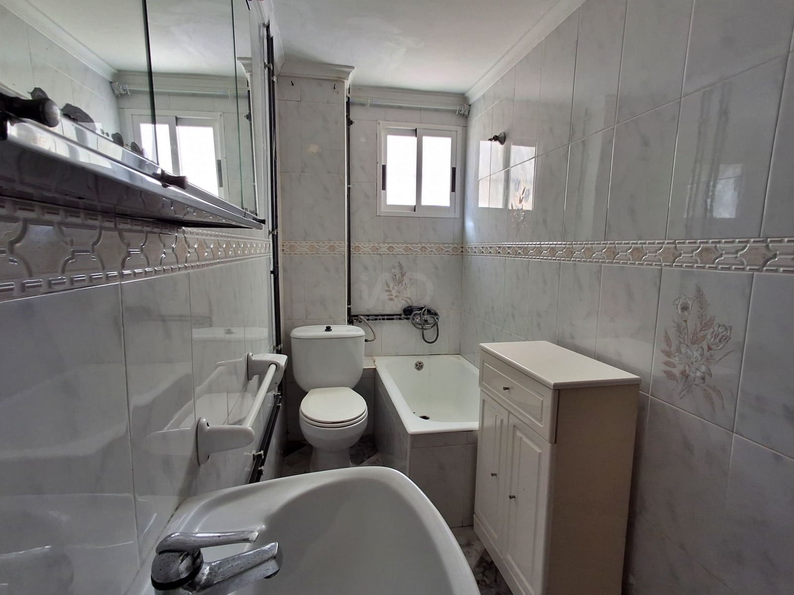 Chalet de 2 habitaciones en València ciudad en venta - 179.000 € (Ref: 9987657)