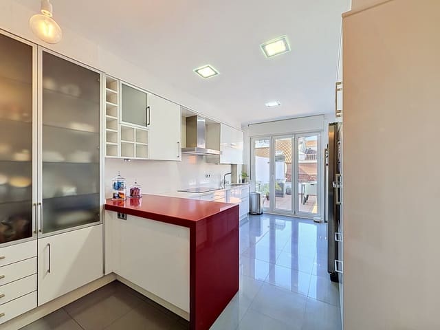 6 soveværelse Villa til salg i Pontevedra by med garage - € 865.000 (Ref: 9987660)
