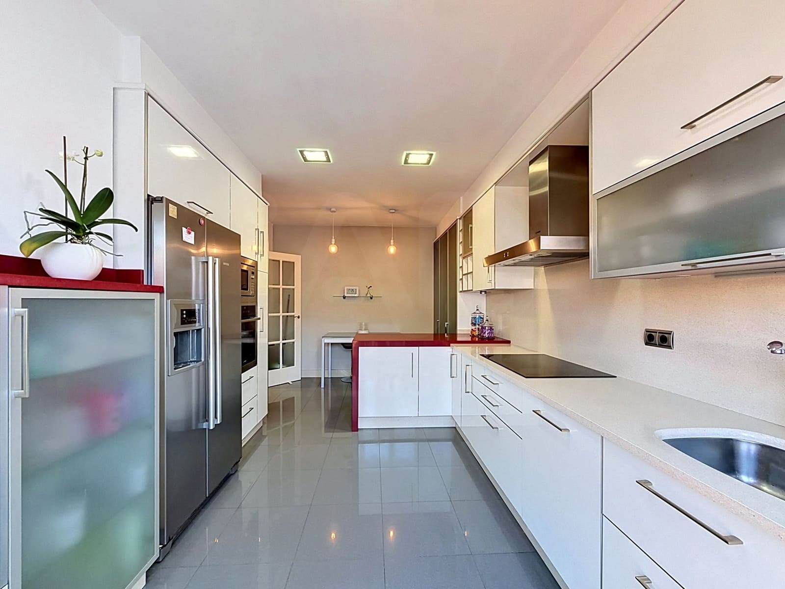 6 bedroom Villa for sale in Cambados with garage - € 865,000 (Ref: 9987660)