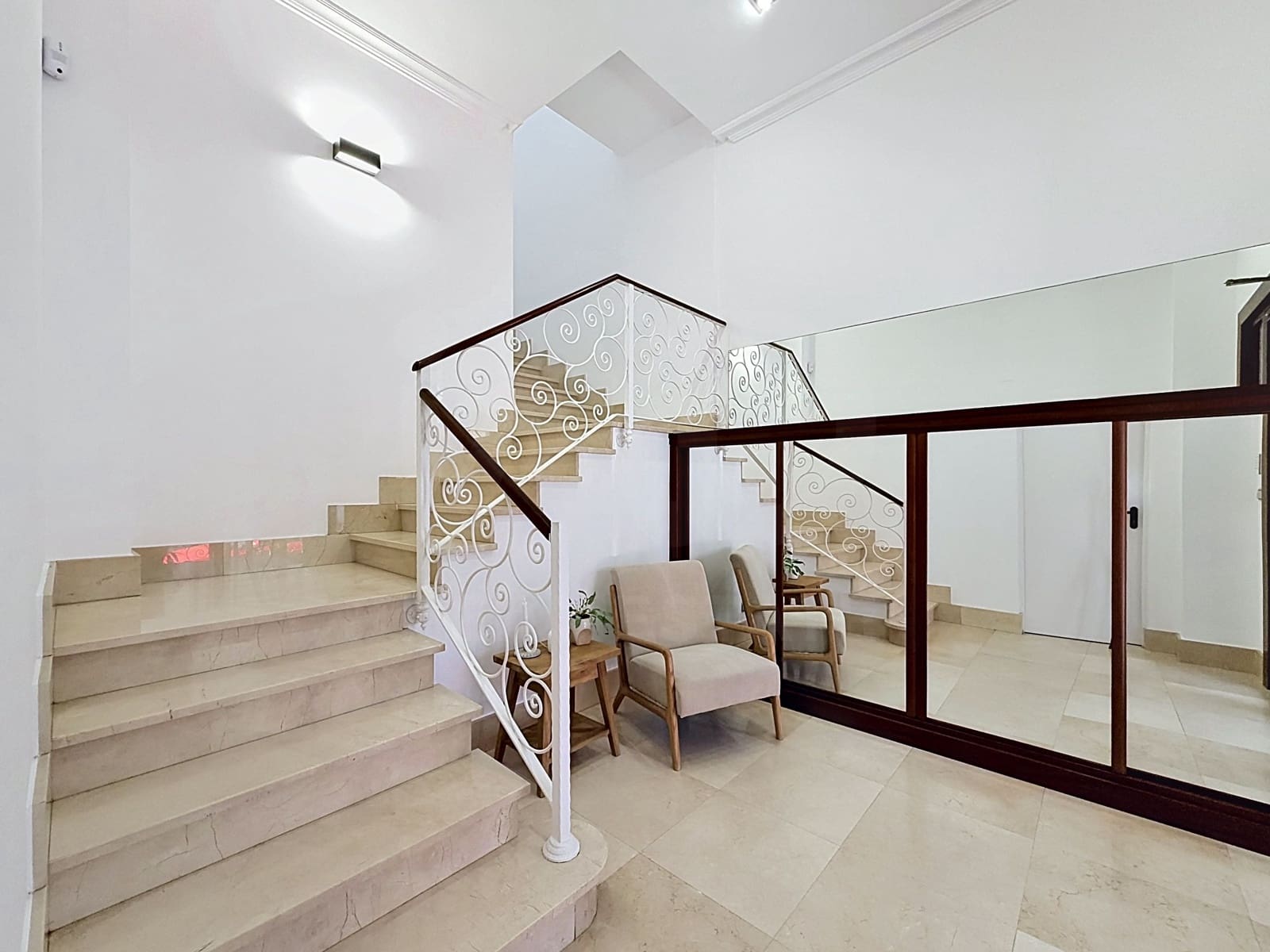 6 bedroom Villa for sale in Cambados with garage - € 865,000 (Ref: 9987660)