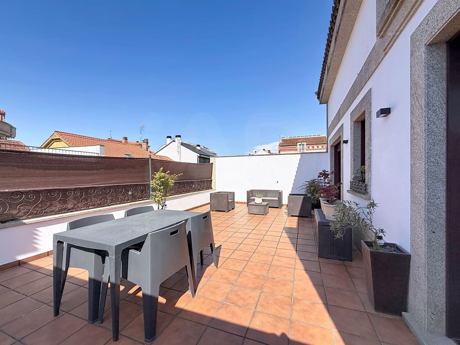6 bedroom Villa for sale in Cambados with garage - € 865,000 (Ref: 9987660)