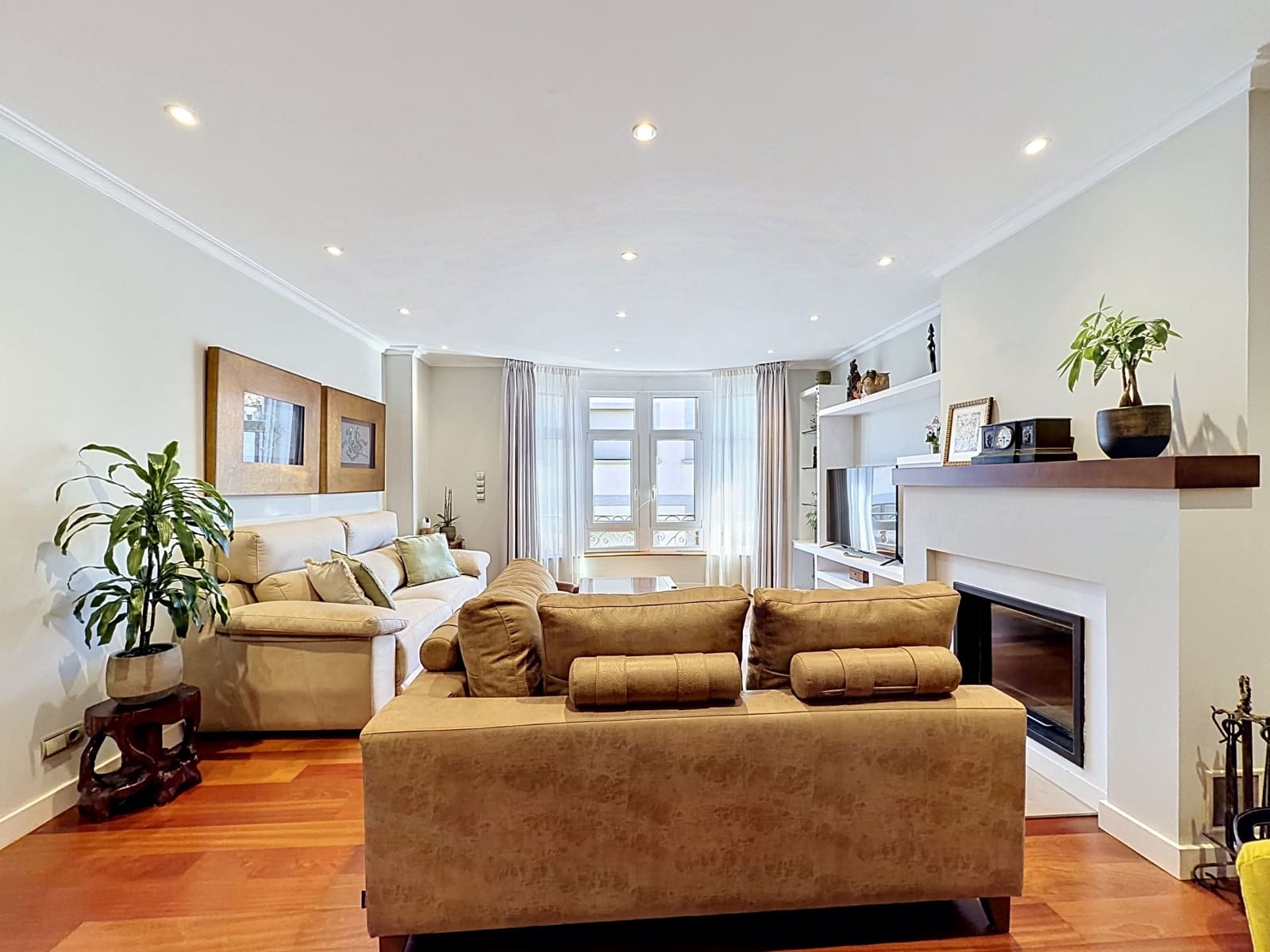 6 bedroom Villa for sale in Cambados with garage - € 865,000 (Ref: 9987660)