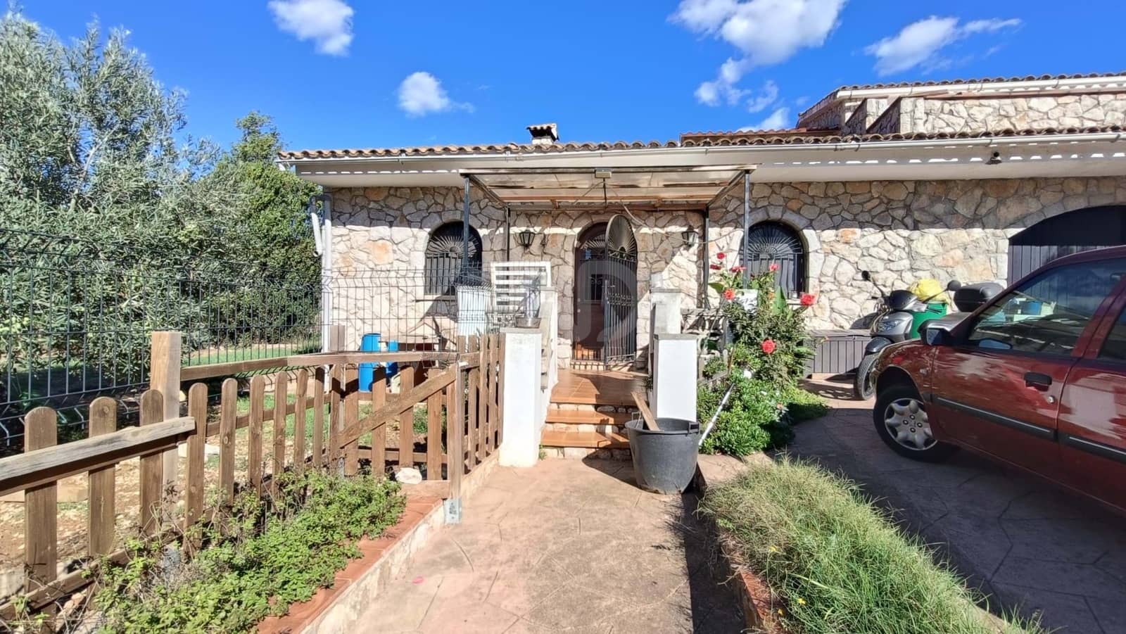 4 sypialnia Willa na sprzedaż w Miasto Barcelona z basenem garażem - 729 000 € (Ref: 9987669)