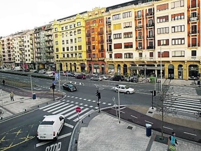 Local Comercial de 1 habitación en Donostia-San Sebastián en venta - 400.000 € (Ref: 9987671)