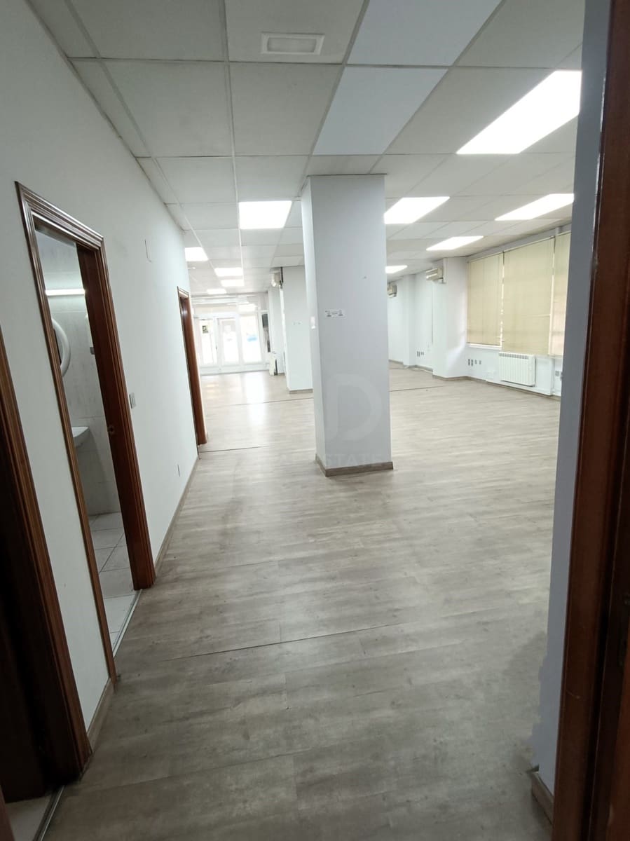 3 quarto Comercial para venda em Leao cidade - 180 000 € (Ref: 9987673)