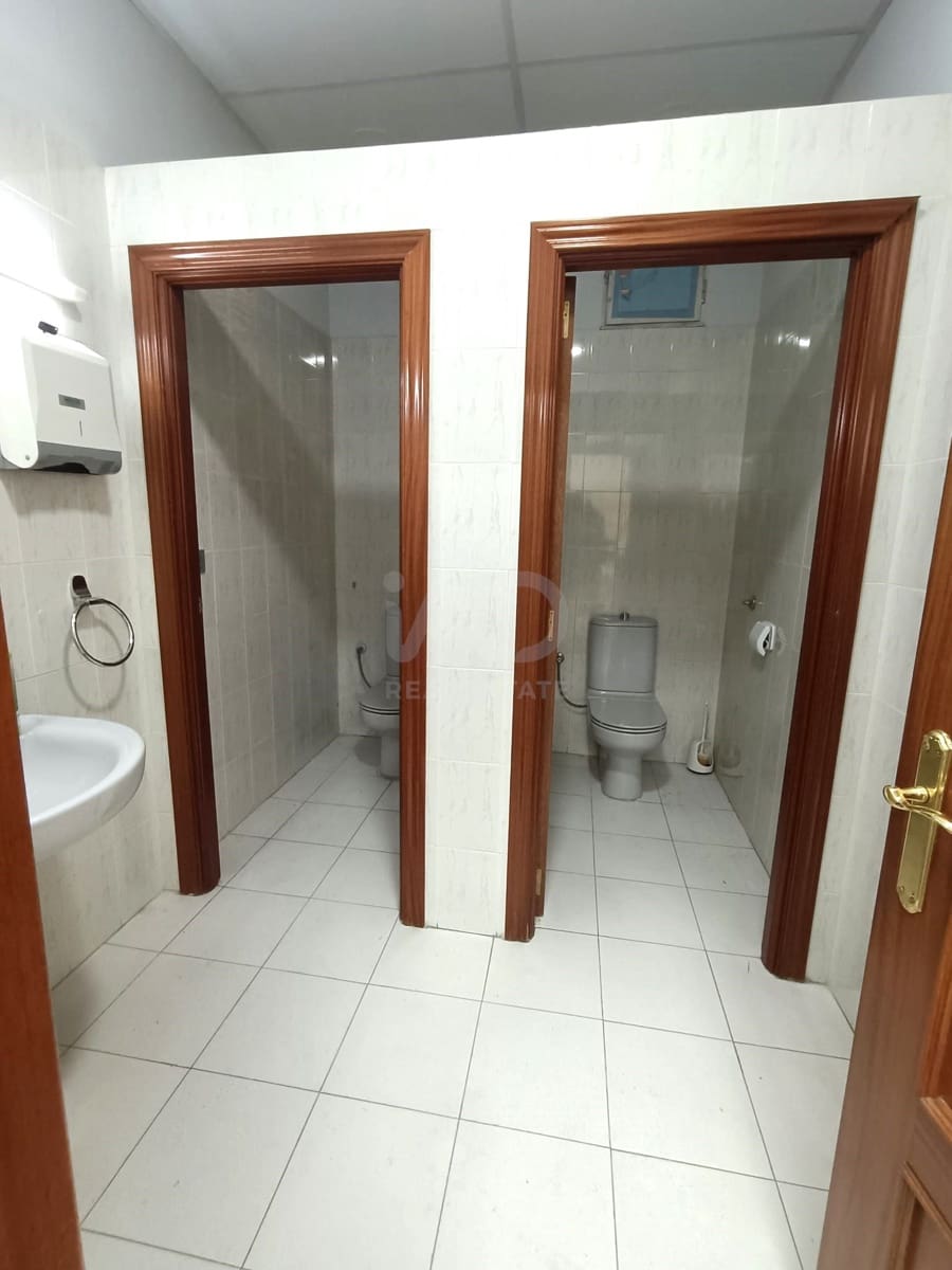 3 quarto Comercial para venda em Leao cidade - 180 000 € (Ref: 9987673)