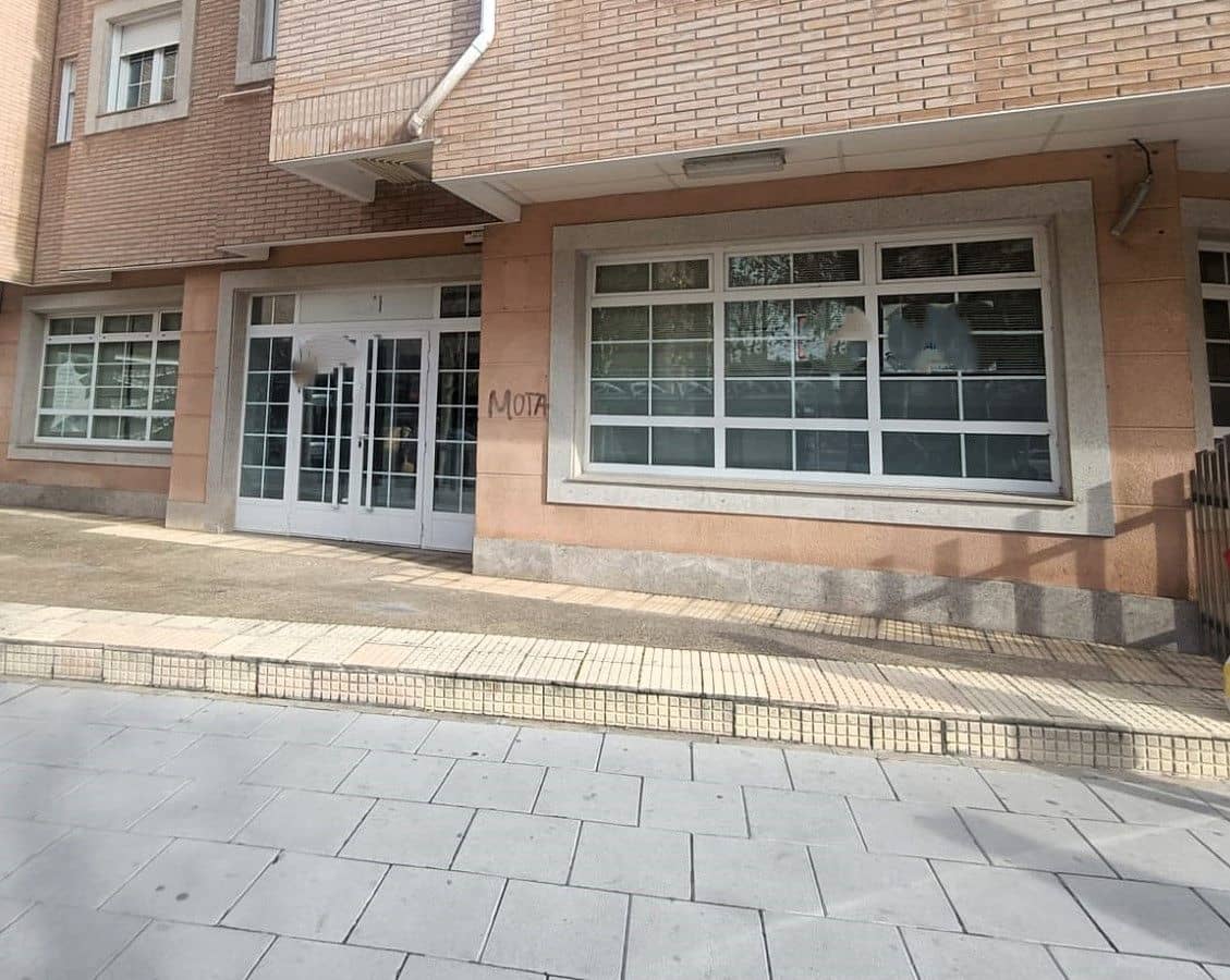 3 bedroom Commercial for sale in Leon city - € 180,000 (Ref: 9987673)