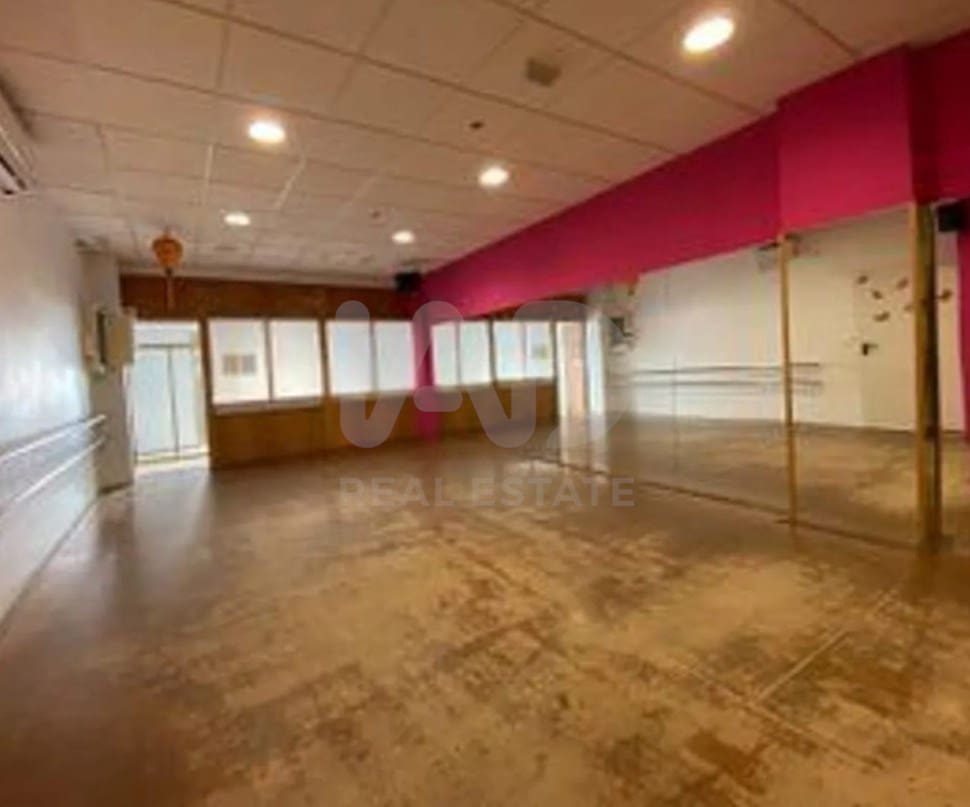 3 makuuhuone Kaupallinen myytävänä paikassa Almeria kaupunki - 119 900 € (Ref: 9987674)