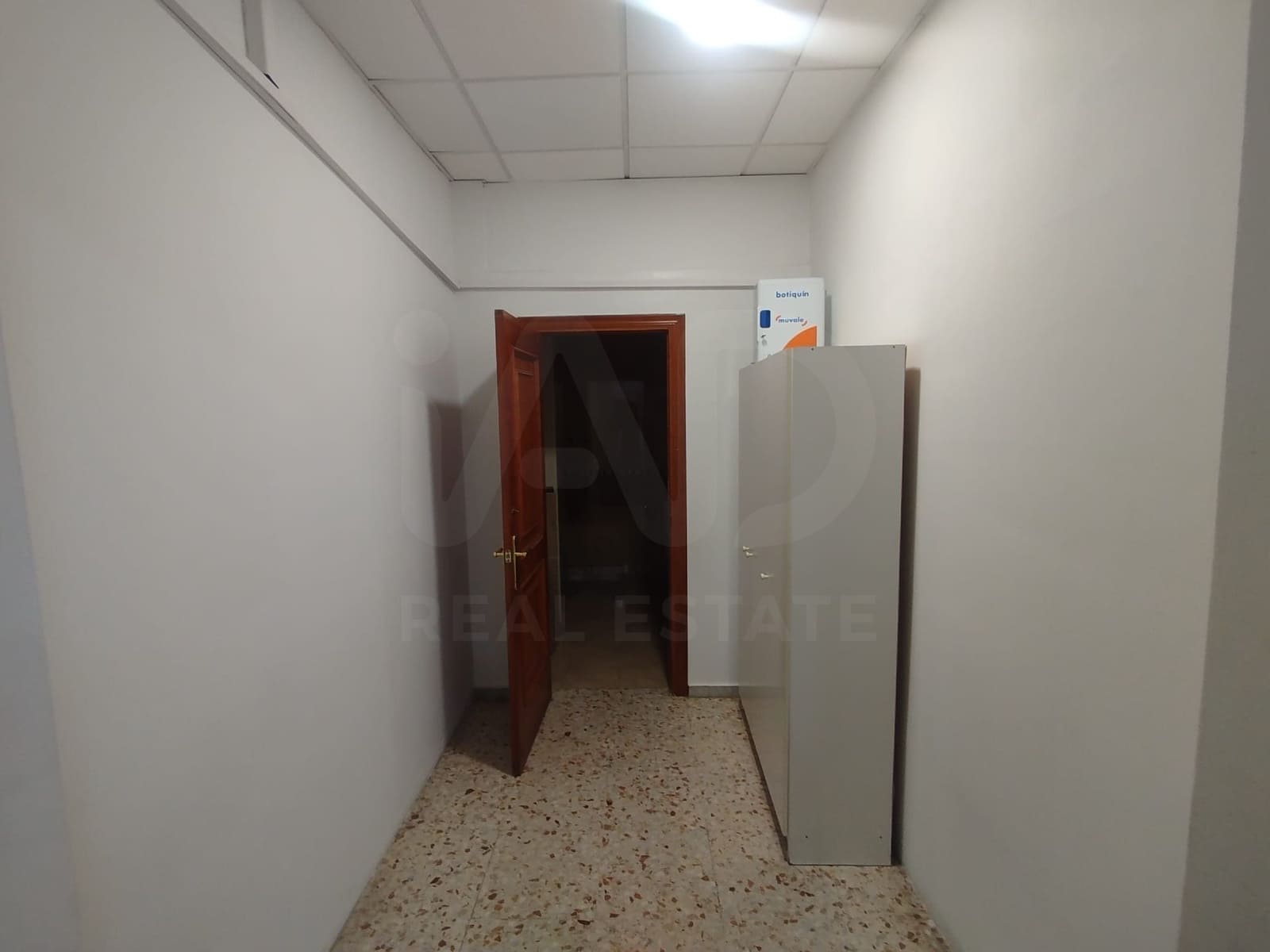 3 makuuhuone Kaupallinen myytävänä paikassa Almeria kaupunki - 119 900 € (Ref: 9987674)